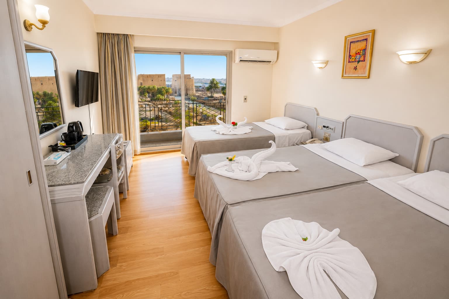 Triple room with three beds and generous space